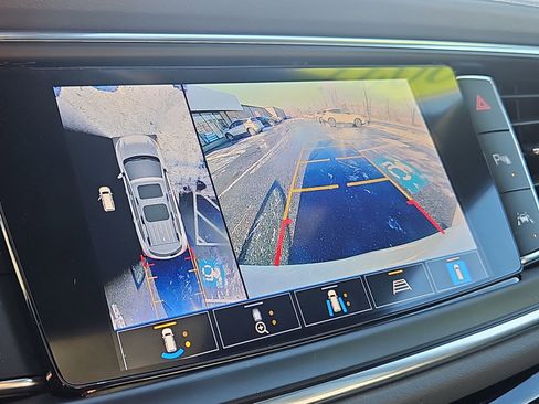 Used 2022 Buick Enclave Premium w/ Experience Buick Package image 9