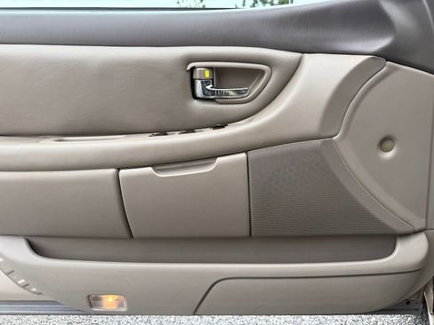 Used 2000 Toyota Avalon XL image 41