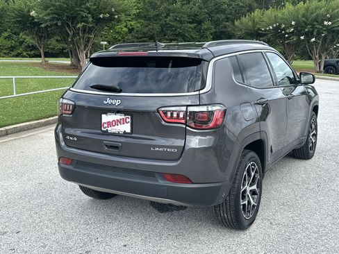 Used 2024 Jeep Compass Limited AWD/4WD image 5
