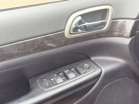 Used 2012 Jeep Grand Cherokee Laredo image 7