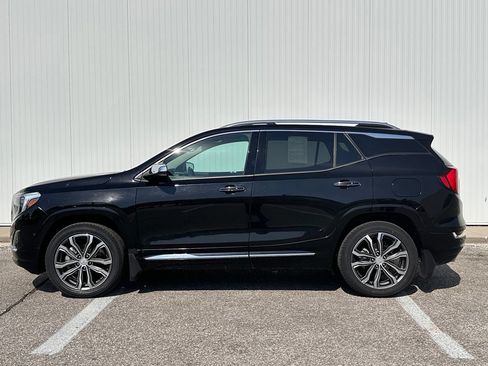 Used 2020 GMC Terrain Denali w/ Denali Premium Package AWD/4WD image 3