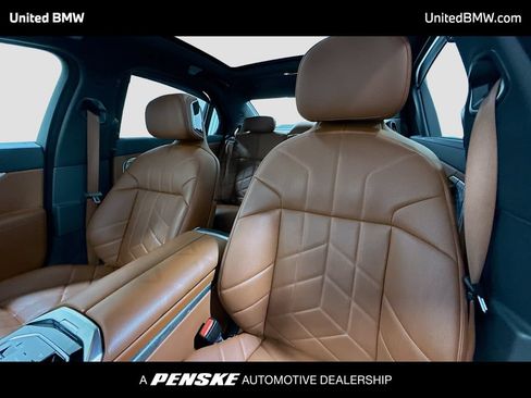 Used 2025 BMW 760i xDrive AWD/4WD image 5