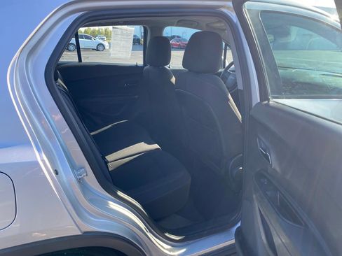 Used 2017 Chevrolet Trax LS FWD image 15
