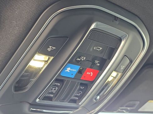 Used 2025 Jeep Grand Cherokee L Altitude image 24