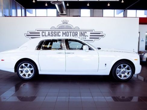 Used 2010 Rolls-Royce Phantom Sedan image 2