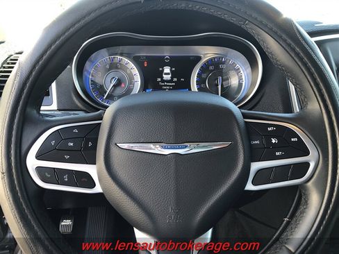 Used 2018 Chrysler 300 Touring w/ Sport Appearance Package RWD image 13