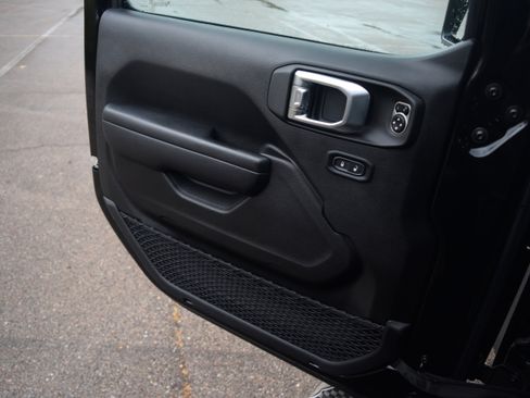 Used 2023 Jeep Wrangler Sport S image 18