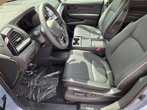 New 2026 Honda Odyssey Touring image 7