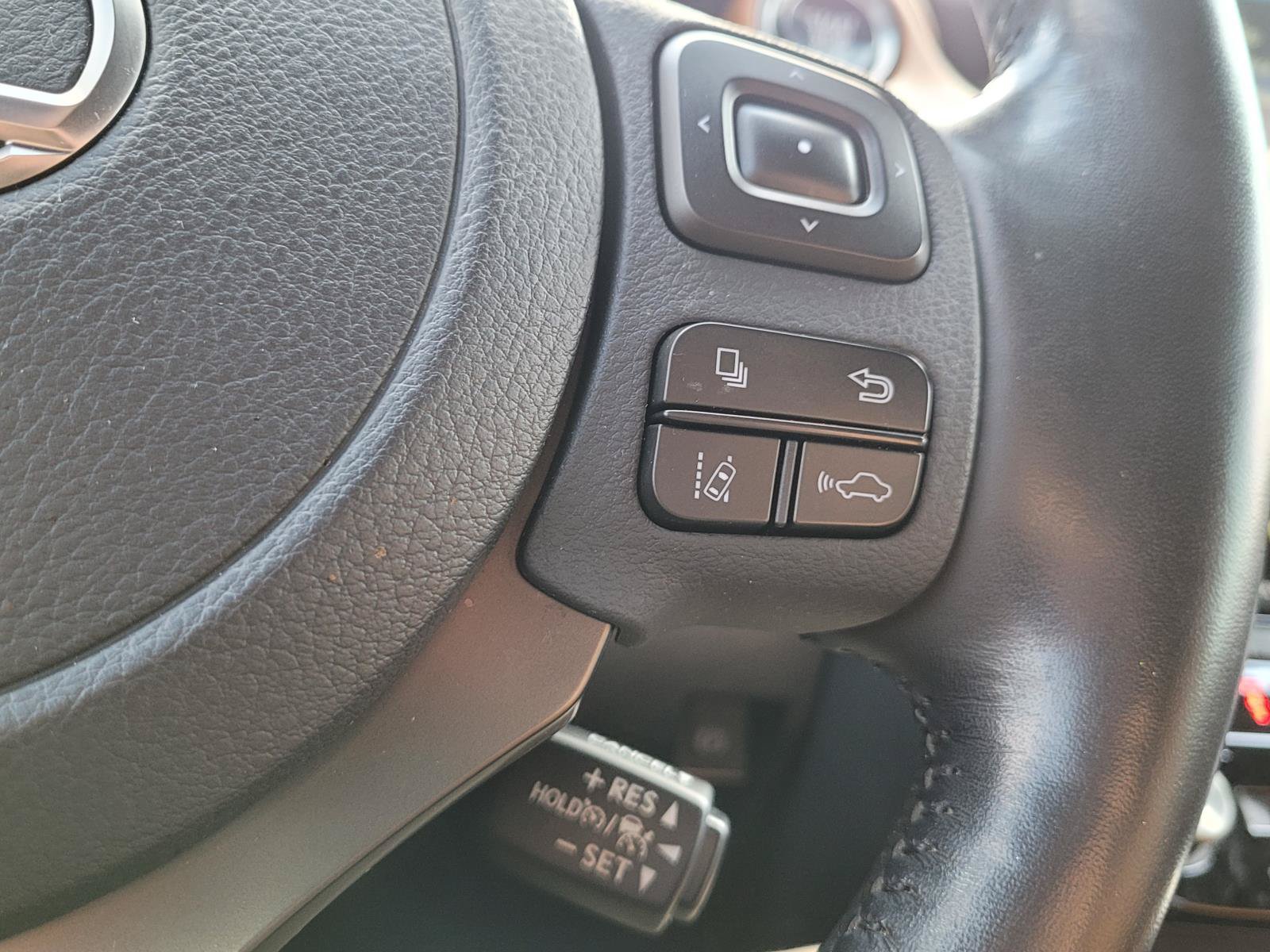 Used 2024 Lexus IS 300 w/ Comfort Package RWD image 8