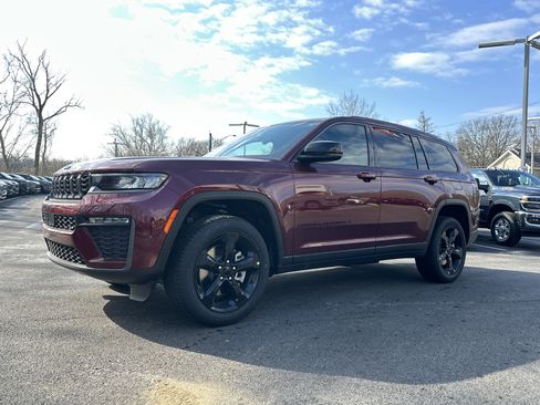 New 2026 Jeep Grand Cherokee L Limited w/ Limited Altitude Package AWD/4WD image 22