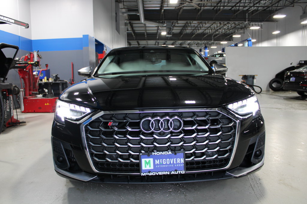 Used 2023 Audi S8 AWD/4WD image 2