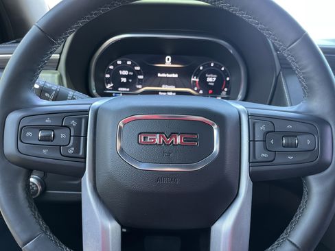 Used 2023 GMC Yukon SLT w/ SLT Premium Package RWD image 10