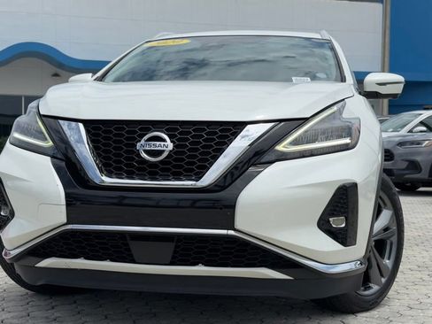 Used 2020 Nissan Murano Platinum w/ Cargo Package FWD image 3