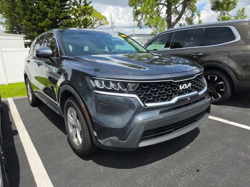 Certified 2023 Kia Sorento LX FWD image 1