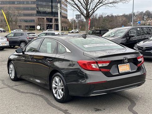 Used 2018 Honda Accord LX image 4