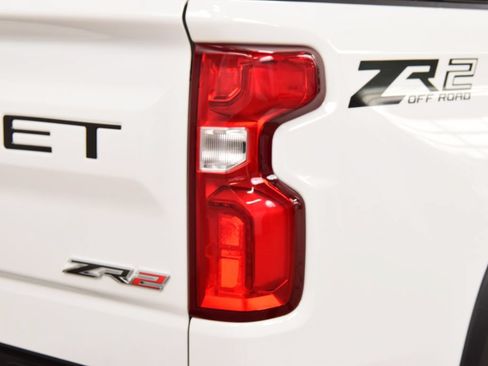 Used 2023 Chevrolet Silverado 1500 ZR2 w/ Technology Package AWD/4WD image 23