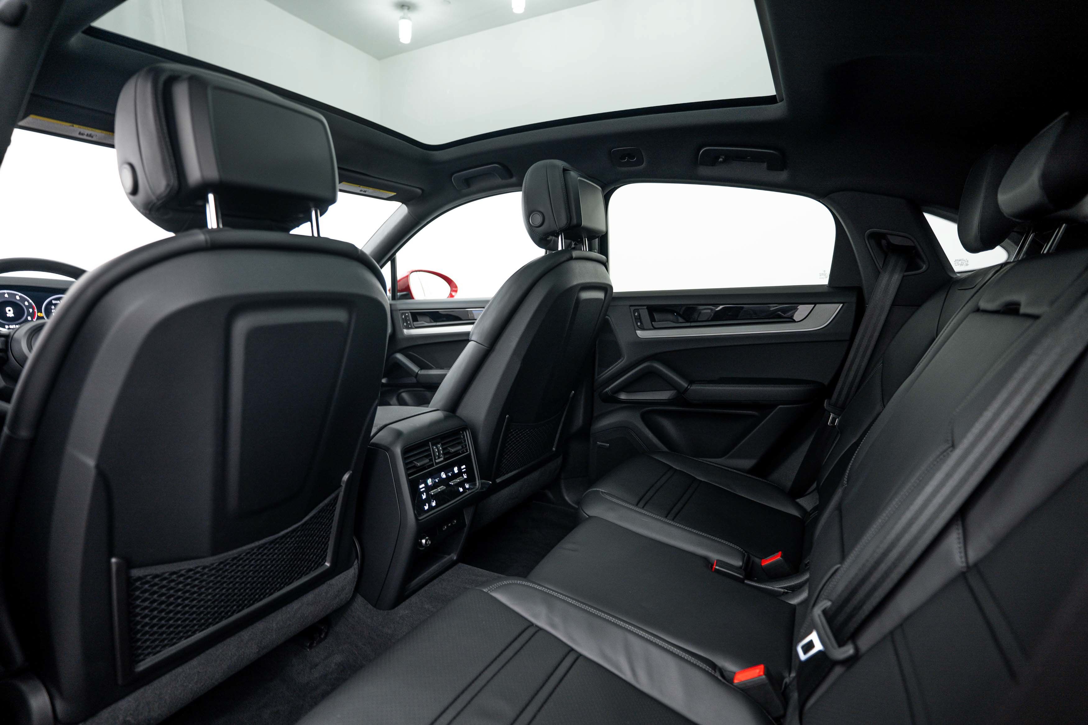 Certified 2026 Porsche Cayenne Coupe AWD/4WD image 22