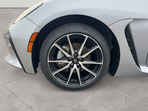 Used 2025 Toyota GR86 image 14