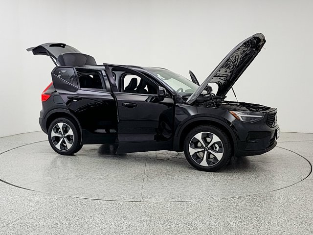New 2026 Volvo XC40 B5 Plus w/ Protection Package Premier AWD/4WD image 10