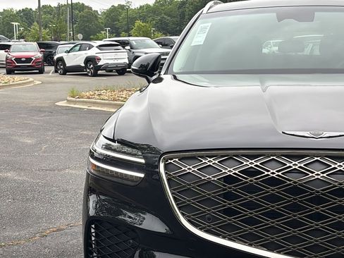 Certified 2026 Genesis GV70 2.5T AWD/4WD image 10