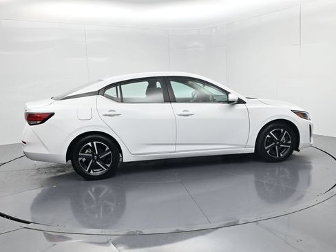 Used 2024 Nissan Sentra SV FWD image 8