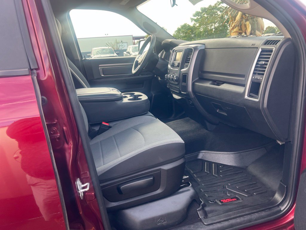Used 2021 RAM 1500 Classic SLT AWD/4WD image 12