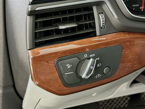 Used 2023 Audi A4 2.0T Premium w/ Convenience Package image 17