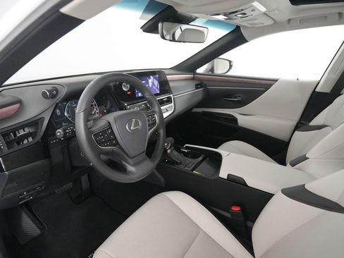 Certified 2025 Lexus ES 350 w/ Premium Package image 10