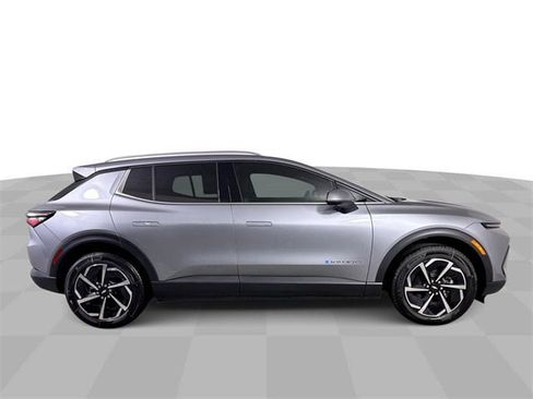 New 2026 Chevrolet Equinox EV LT image 9