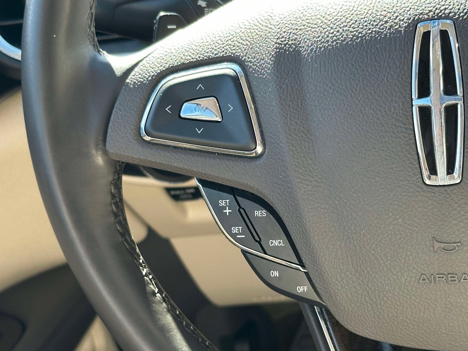 Used 2017 Lincoln MKX Select w/ Select Plus Package AWD/4WD image 22