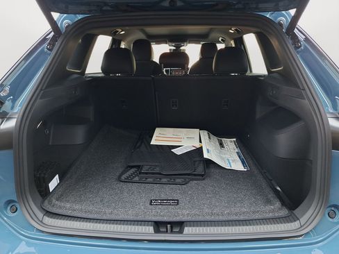 New 2025 Volkswagen Tiguan SE R-Line image 29