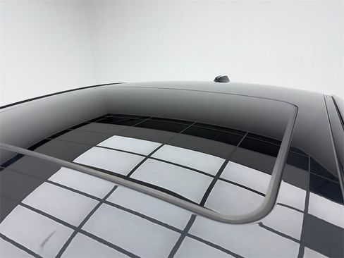 Used 2024 BMW 330i Sedan image 13