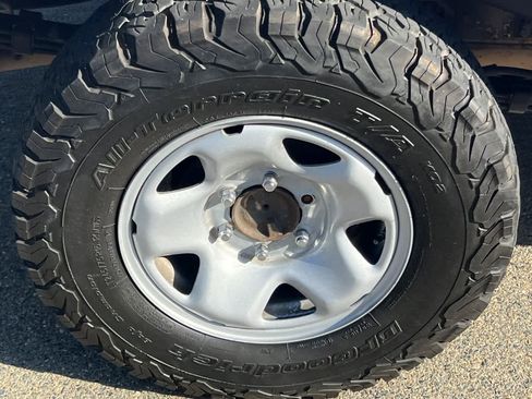 Used 2022 Toyota Tacoma SR RWD image 17