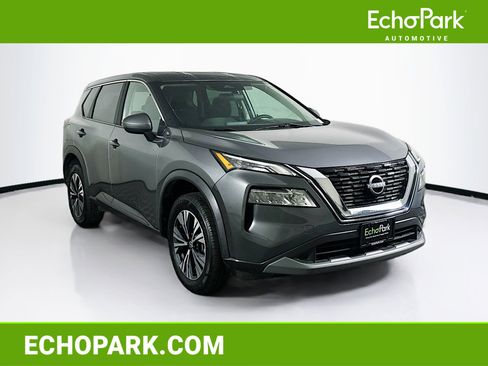Used 2023 Nissan Rogue SV image 1