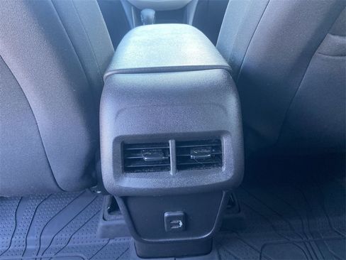 Used 2022 Chevrolet Equinox LS w/ LS Convenience Package image 21