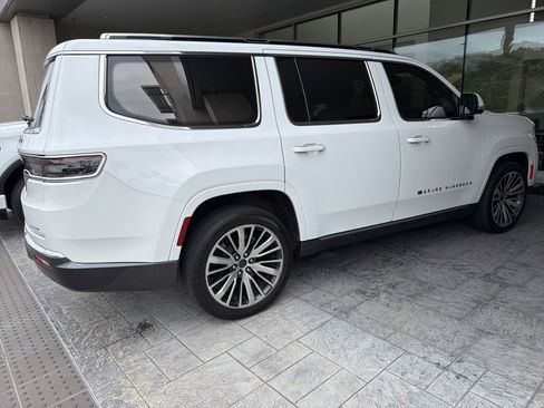 Used 2022 Jeep Grand Wagoneer Series III AWD/4WD image 8