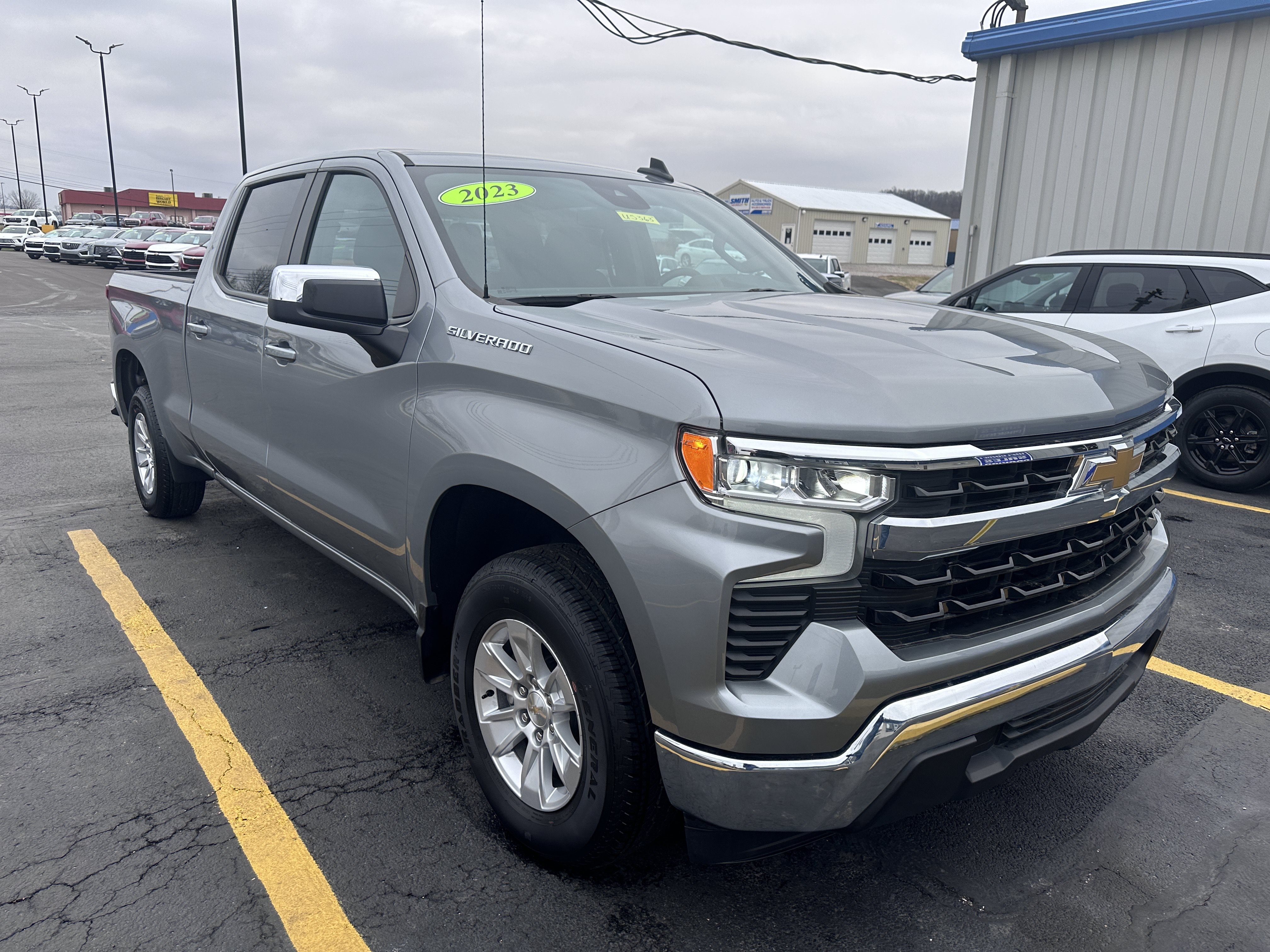 Used 2023 Chevrolet Silverado 1500 LT RWD image 2