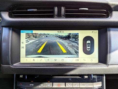 Used 2017 Jaguar XF R-Sport image 22