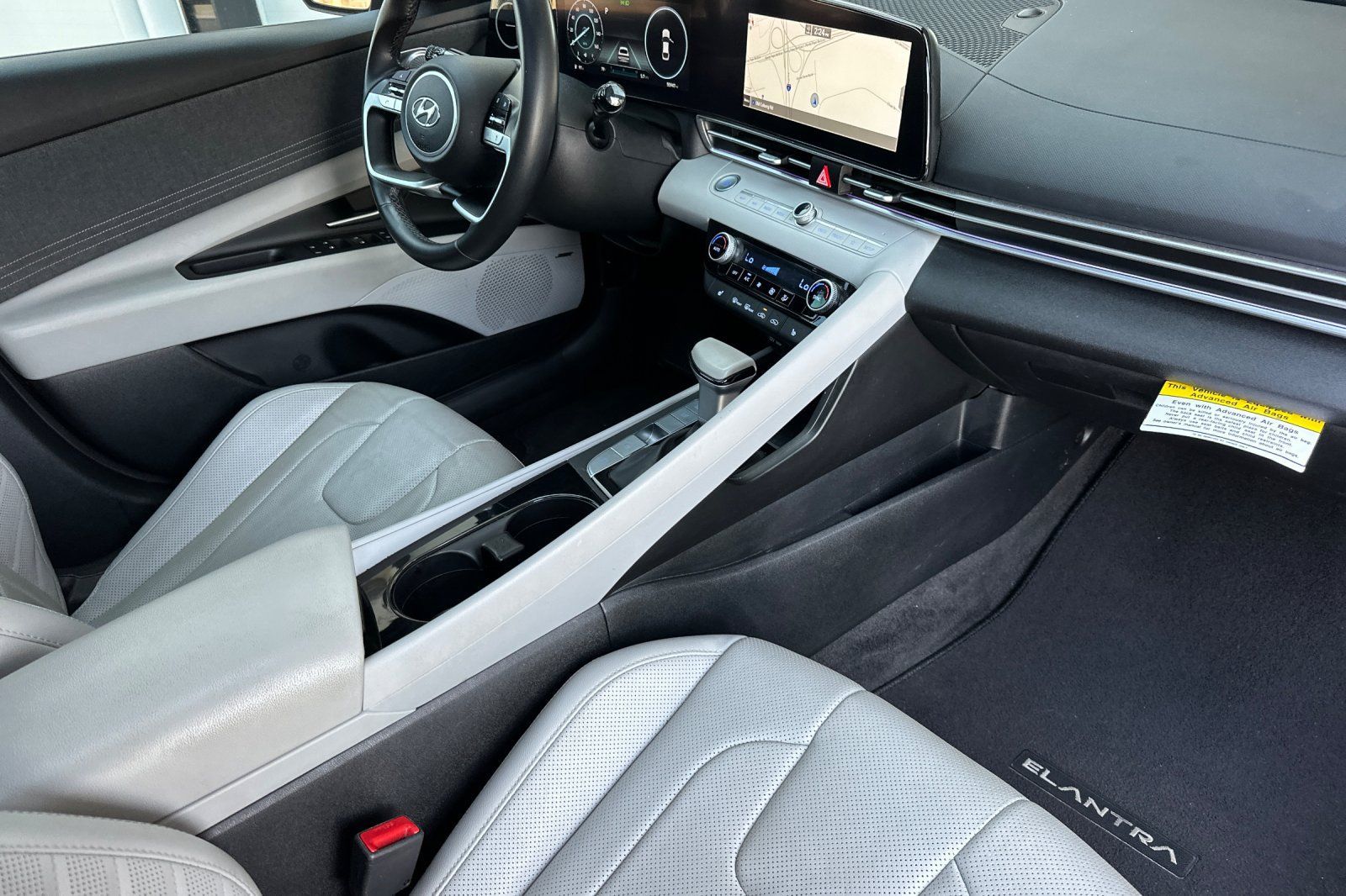 Used 2022 Hyundai Elantra Limited w/ Cargo Package FWD image 15