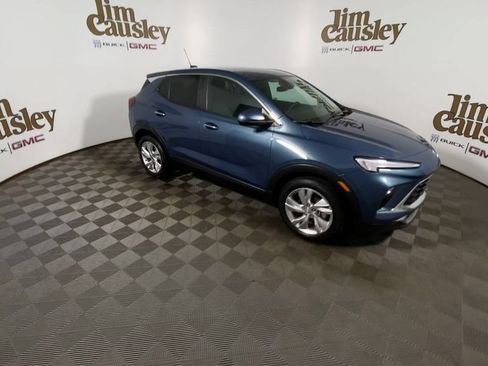 Certified 2024 Buick Encore GX Preferred FWD image 2
