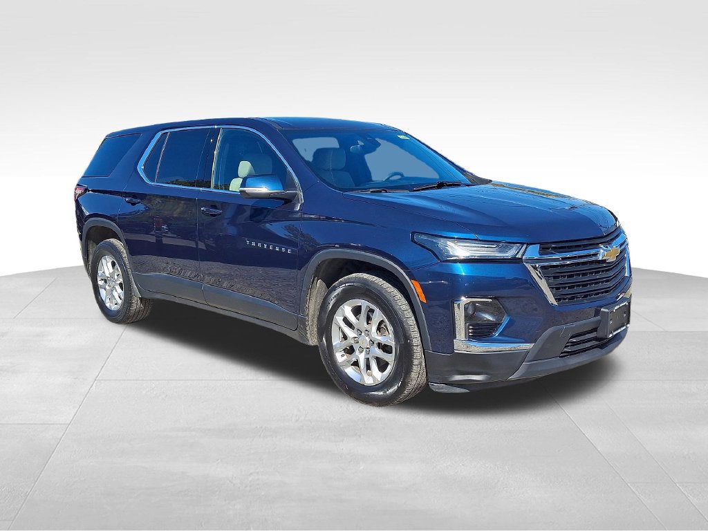Used 2023 Chevrolet Traverse LS w/ Safety Package AWD/4WD image 1
