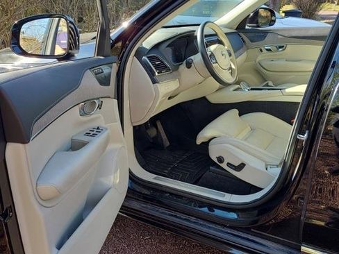 Certified 2023 Volvo XC90 T8 Ultimate image 7