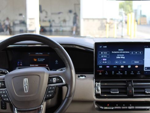 Used 2022 Lincoln Navigator Reserve AWD/4WD image 10