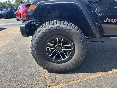 New 2025 Jeep Wrangler Unlimited Rubicon w/ XTREMEE 35" Tire Package image 11