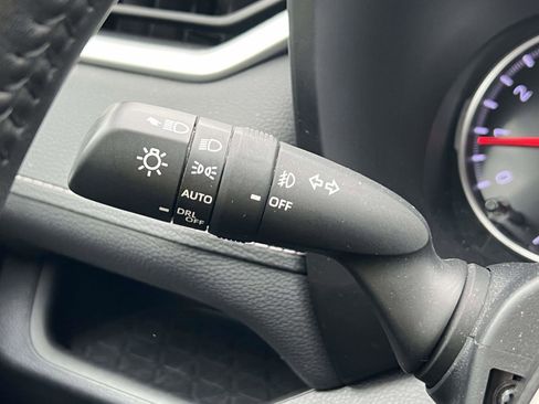 Used 2020 Toyota RAV4 XLE Premium image 25