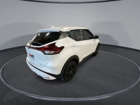Used 2023 Nissan Kicks SV image 8