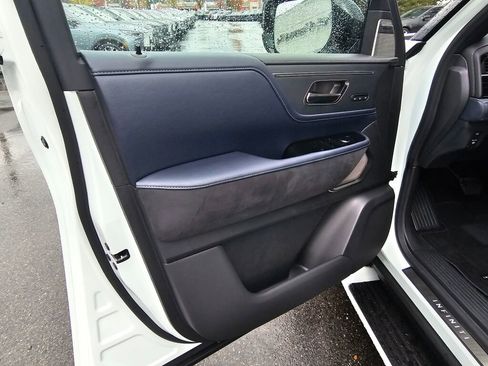 New 2026 INFINITI QX80 4WD image 24