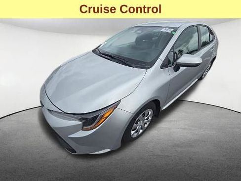 Used 2025 Toyota Corolla LE FWD image 4