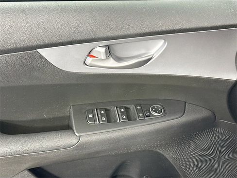Used 2023 Kia Forte LXS image 21