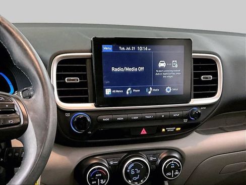 Used 2023 Hyundai Venue SEL FWD image 6